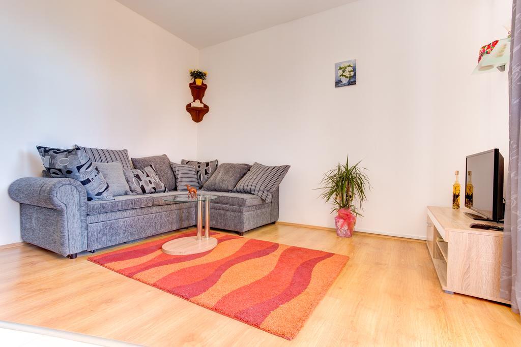Apartment Ema Подстрана Номер фото