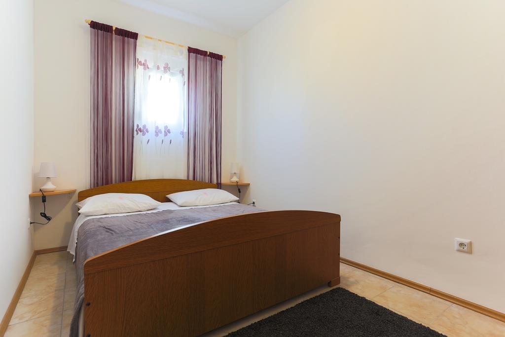 Apartment Ema Подстрана Номер фото