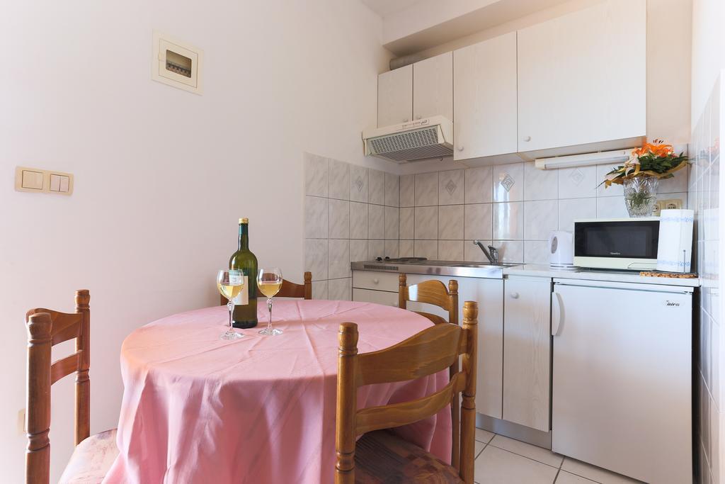 Apartment Ema Подстрана Номер фото